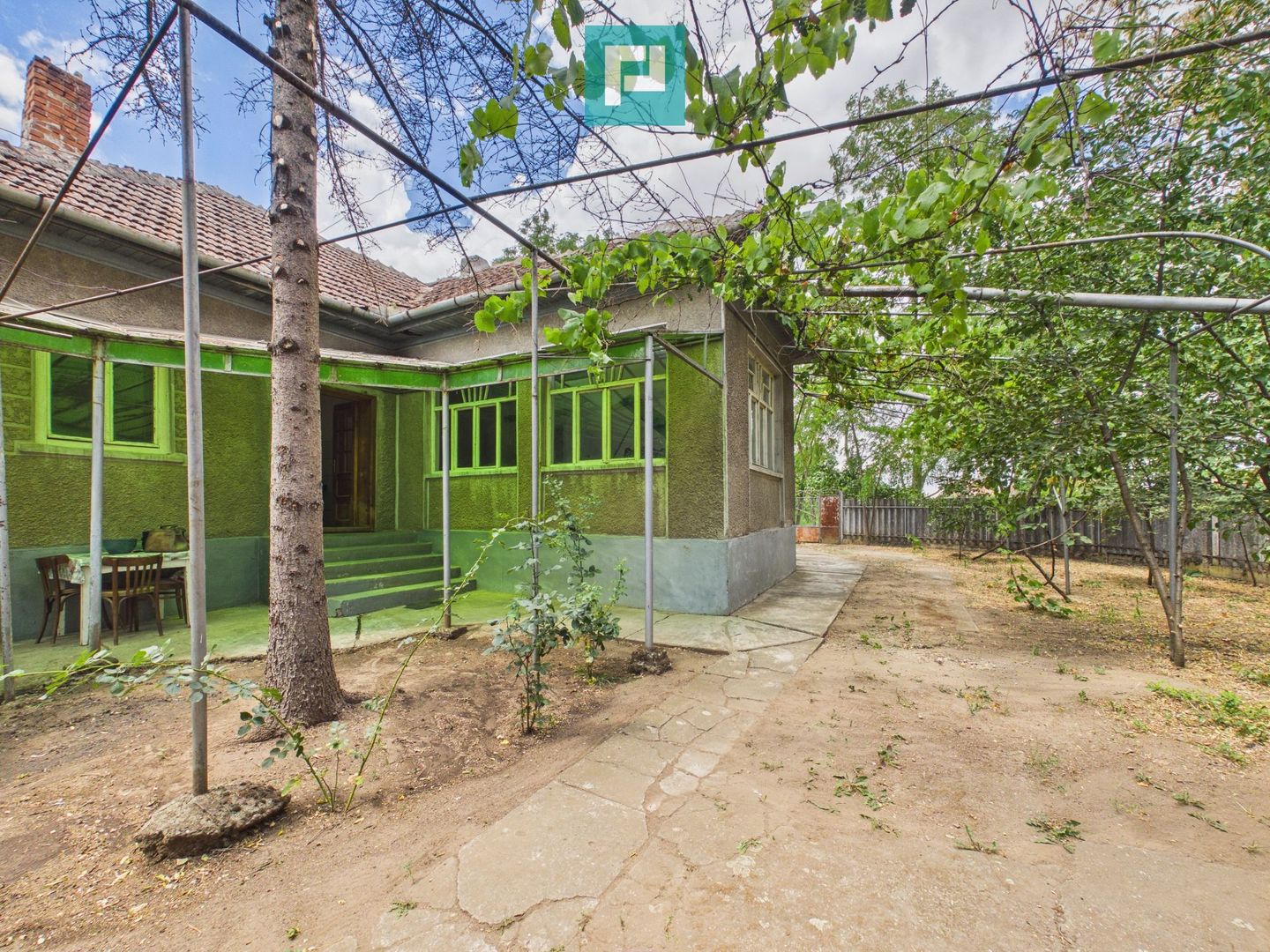 Casă cu 4 camere și teren de 4227mp în Curtici - Poză 26