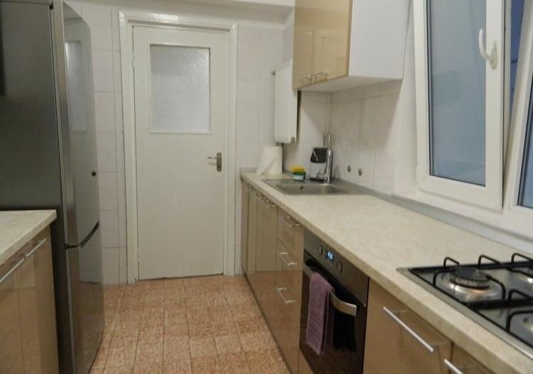Apartament lux, zona Piata Victoriei, 4 camere , 2 bai, centrala termica  terasa - Poză 6