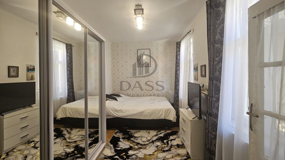 2 camere în inima orașului – ideal pentru locuit sau investiție - Poză 3