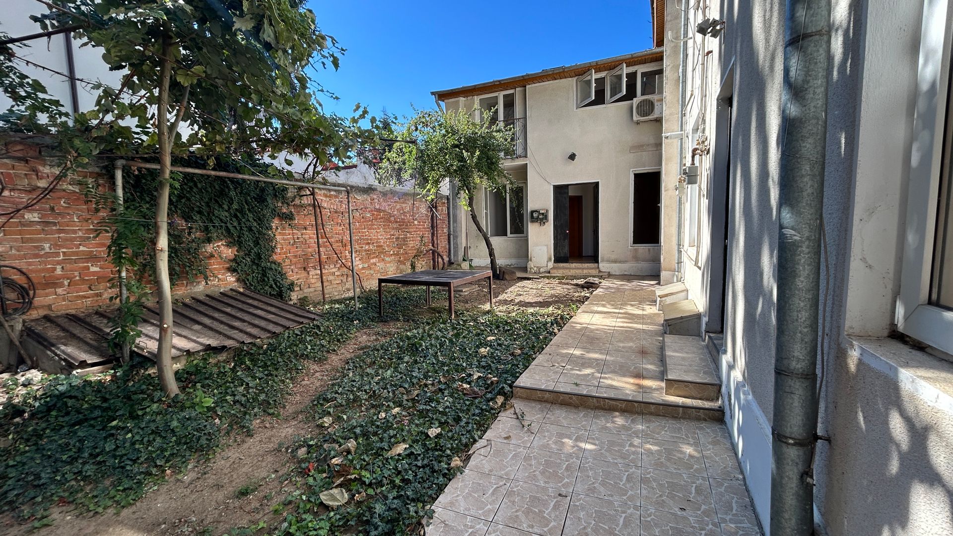 Casă consolidată la preț de apartament - Poză 8