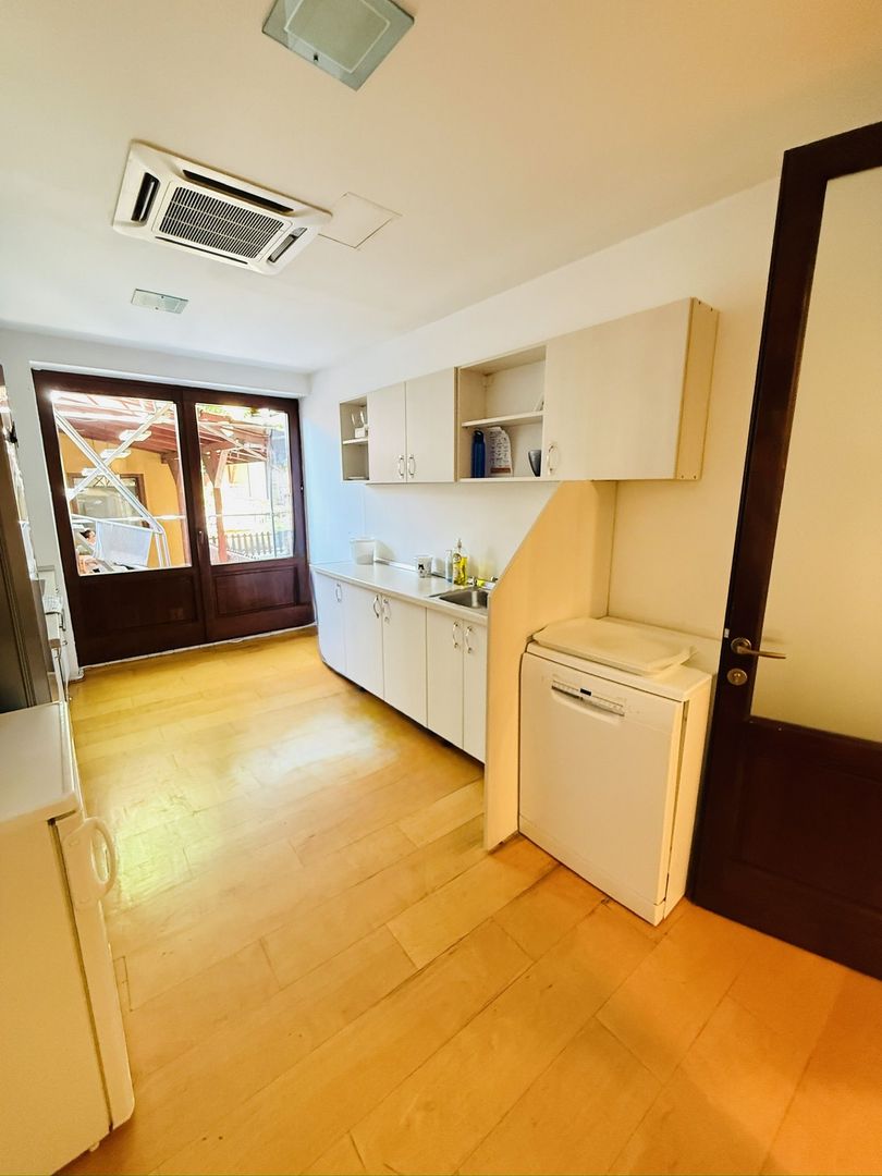 Bucovina–Mehala | 15 camere | 728 mp teren | Proprietate multifuncțională - Poză 16