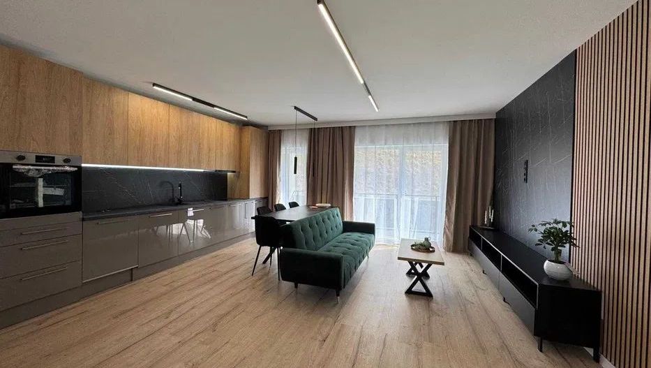 VANZARE APARTAMENT 2 CAMERE ULTRAFINISAT ZONA TEILOR - Poză 2