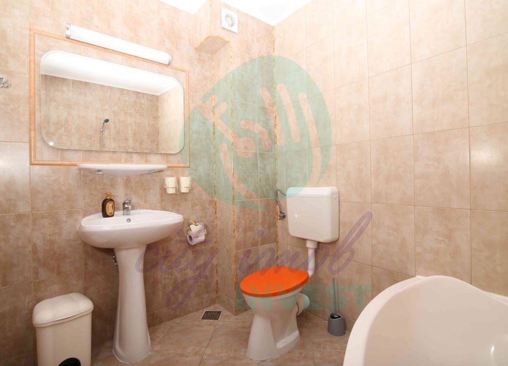 Vila cu 24 de camere cu priveliste superba ideal investitie in PREDEAL - Poză 22