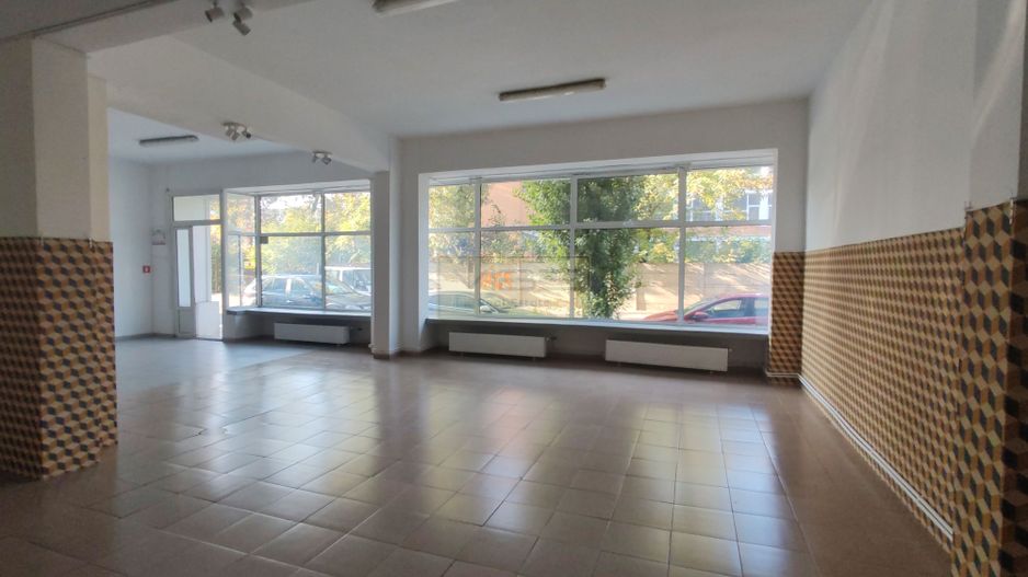 Spațiu comercial - deschidere 10 ml-amenajat! - Poză 12