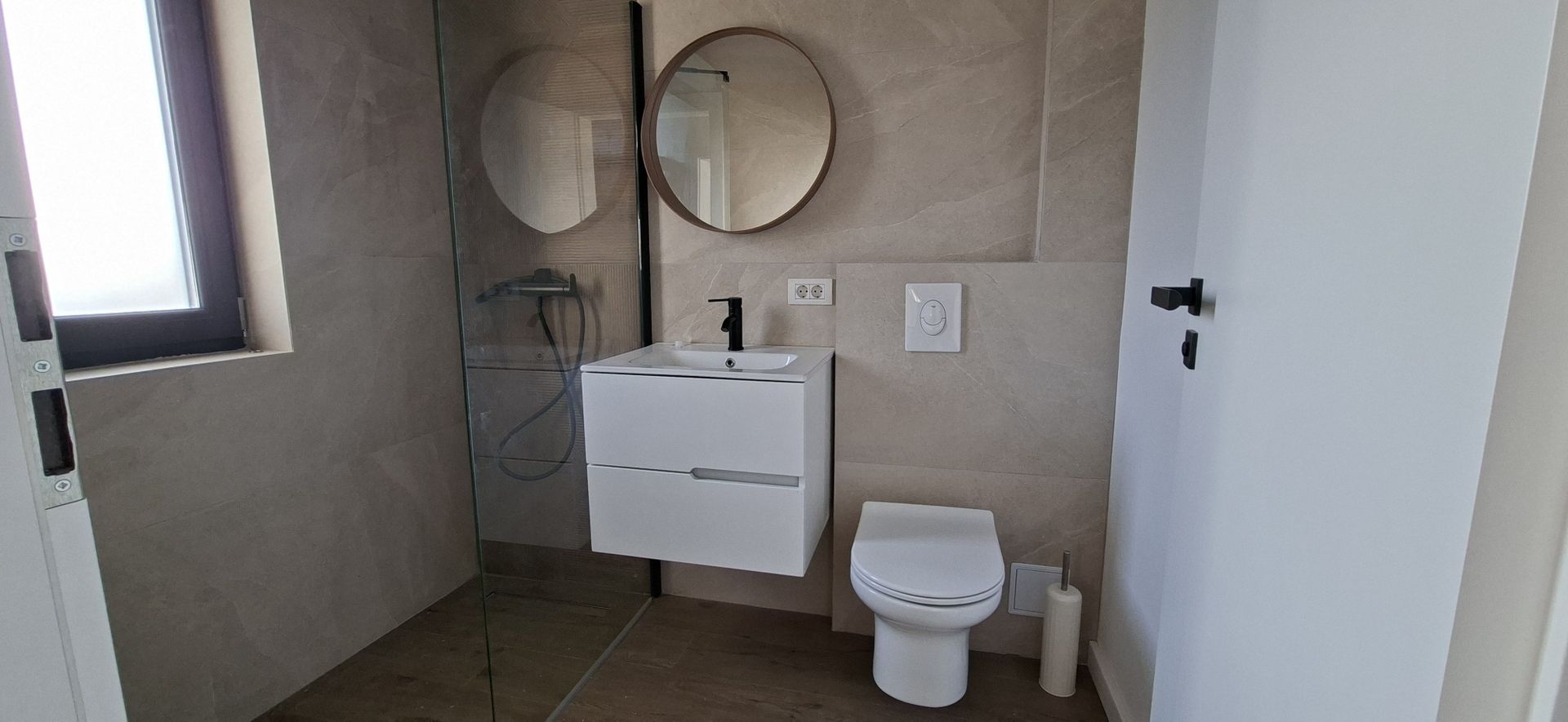 Duplex cu 5 camere la prima inchiriere - Poză 7