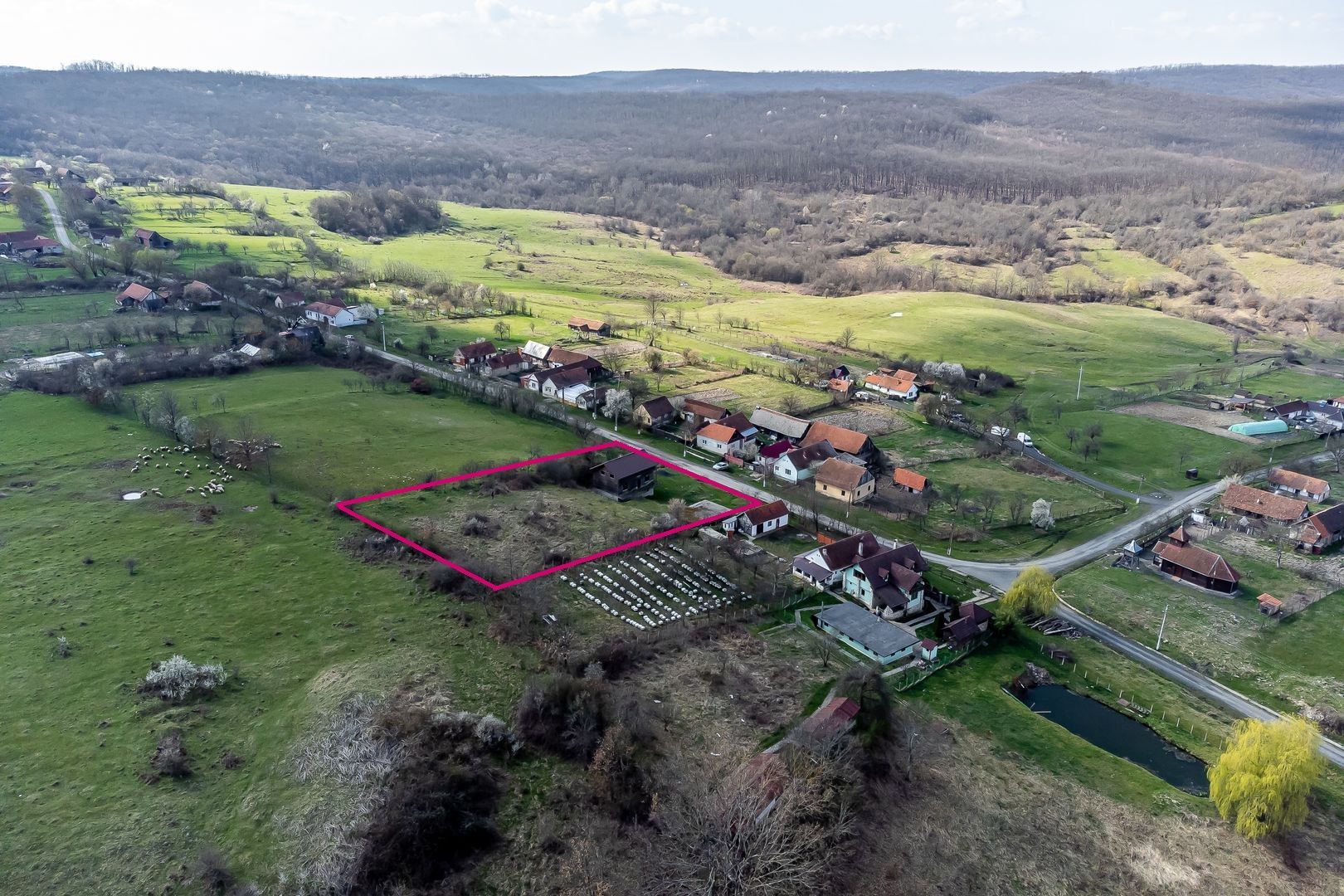 Cabană pe 3 niveluri - zonă spectaculoasă - Pătârș - COMISION 0% - Poză 2