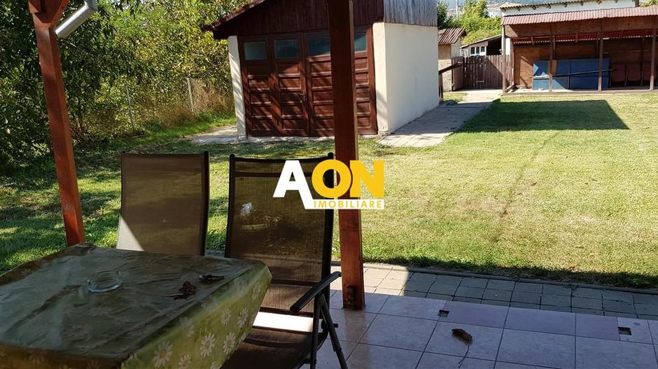 Casă de închiriat, 3 camere, cu terasă și garaj, Partoș - Poză 18