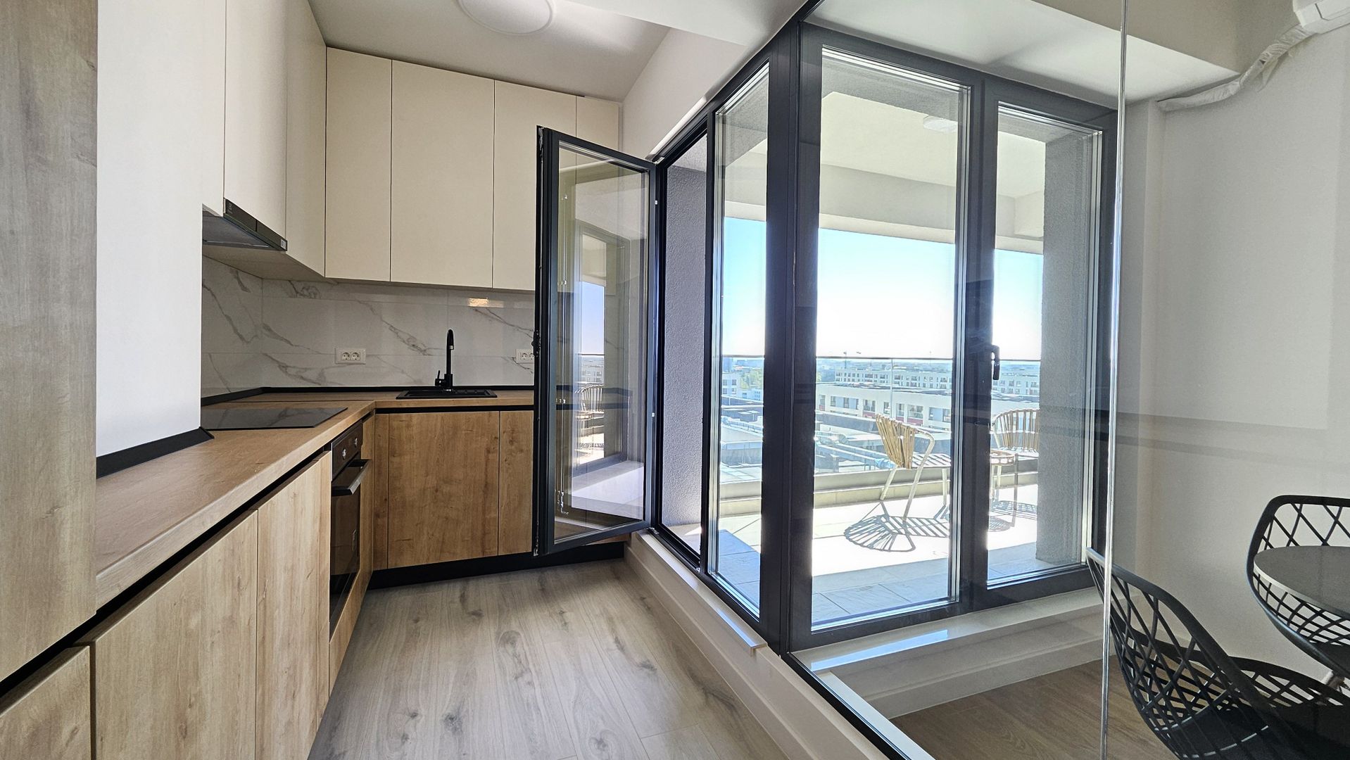 2camere + Parcare, Vedere Panoramica, Smart Lujerului - Poză 7
