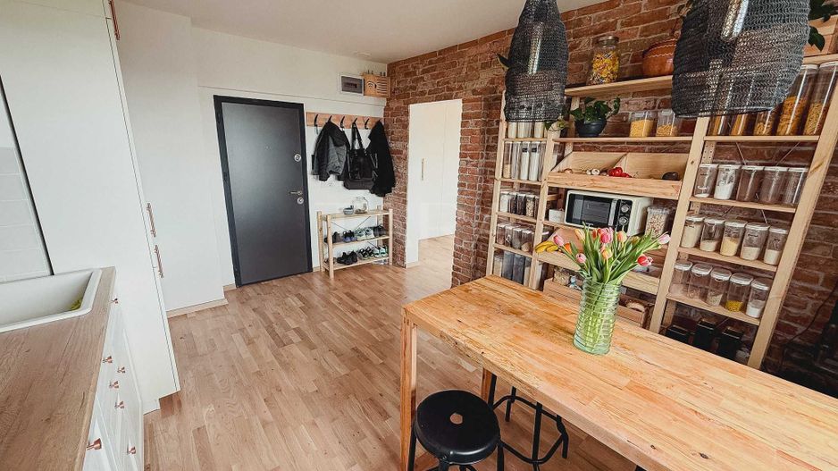 Apartament renovat complet, mobilat ,balcon 9 mp, view panoramic. - Poză 1