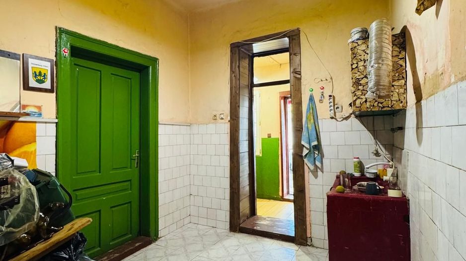 Apartament la curte comuna ULTRACENTRAL - Poză 2