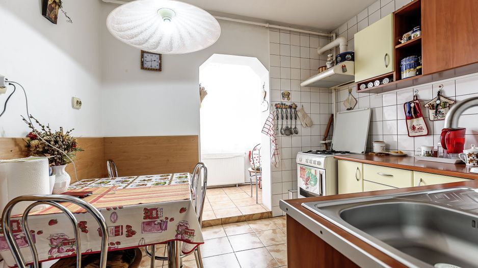 Vandut Apartament cu 3 camere decomandat in Alfa Comision 0 - Poză 4