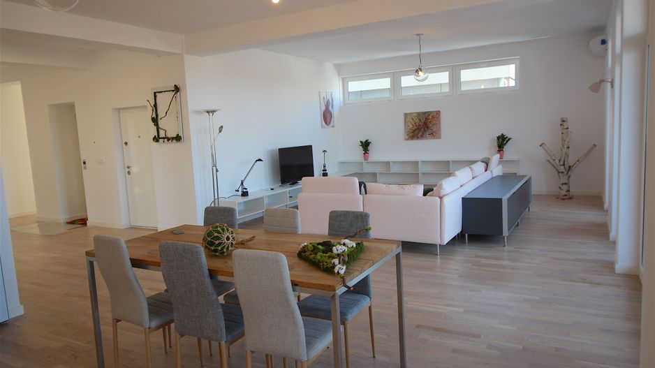 Apartament deosebit cu acces direct din lift - Poză 1