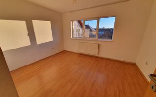 Apartament central, luminos, Trei Stejari lângă Mall. - Poză 1