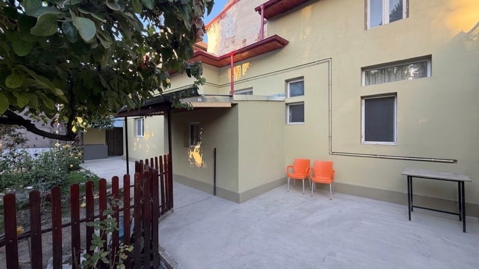 Căsuță interbelică în Cartierul Evreiesc | 225 mp teren | Curte liberă 135 mp - Poză 2
