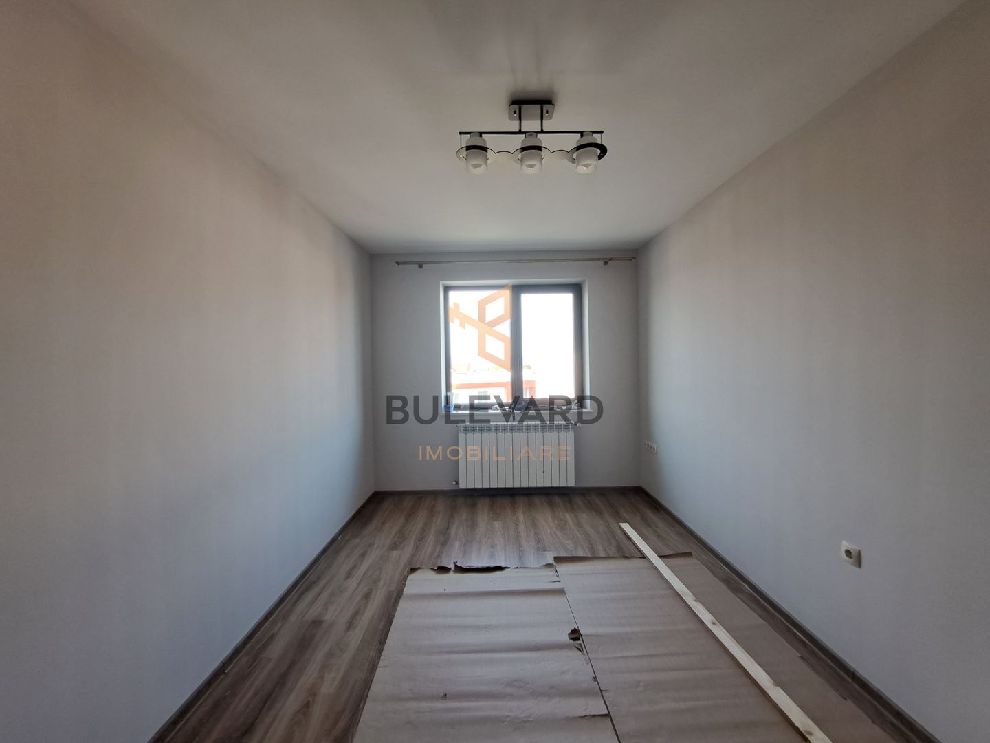 Casa tip duplex cu teren de  300 mp - Poză 7