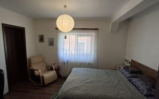 Casă individuală, 816 mp teren | Panouri fotovoltaice 6KW | Dumbravita - Poză 3