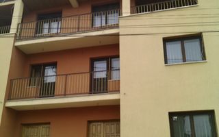 Casa 6 camere - cazare 15 persoane, Nord - Poză 1