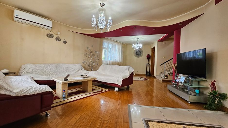 De vanzare-Vila spatioasa cu gradina si foisor-oaza de liniste - Poză 4