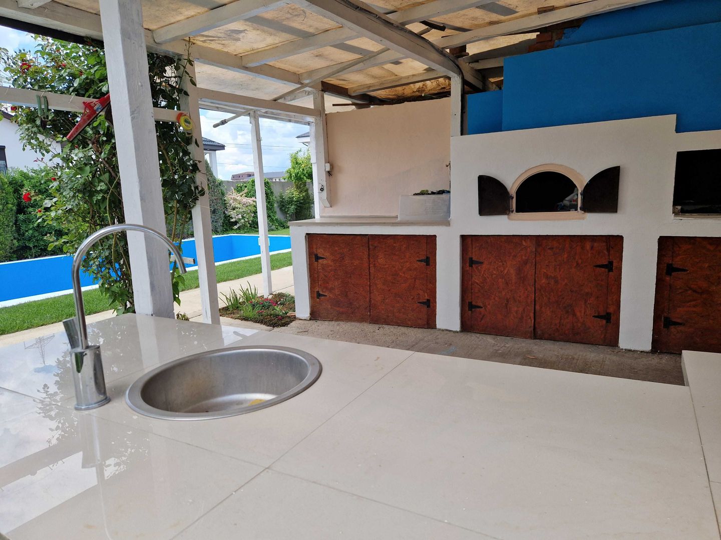 Vila de inchiriat, 4 camere, incalzire in pardosela, curte 800 m2 - Poză 2