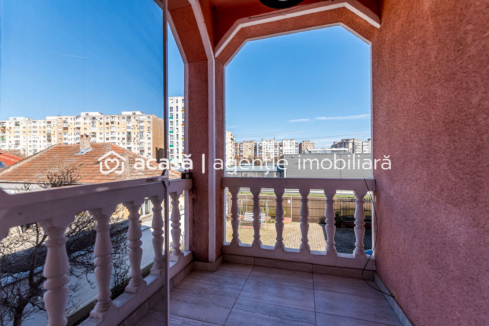 Casă spațioasă în mijlocul orasului, Str. Constantin Brâncuși - Poză 14