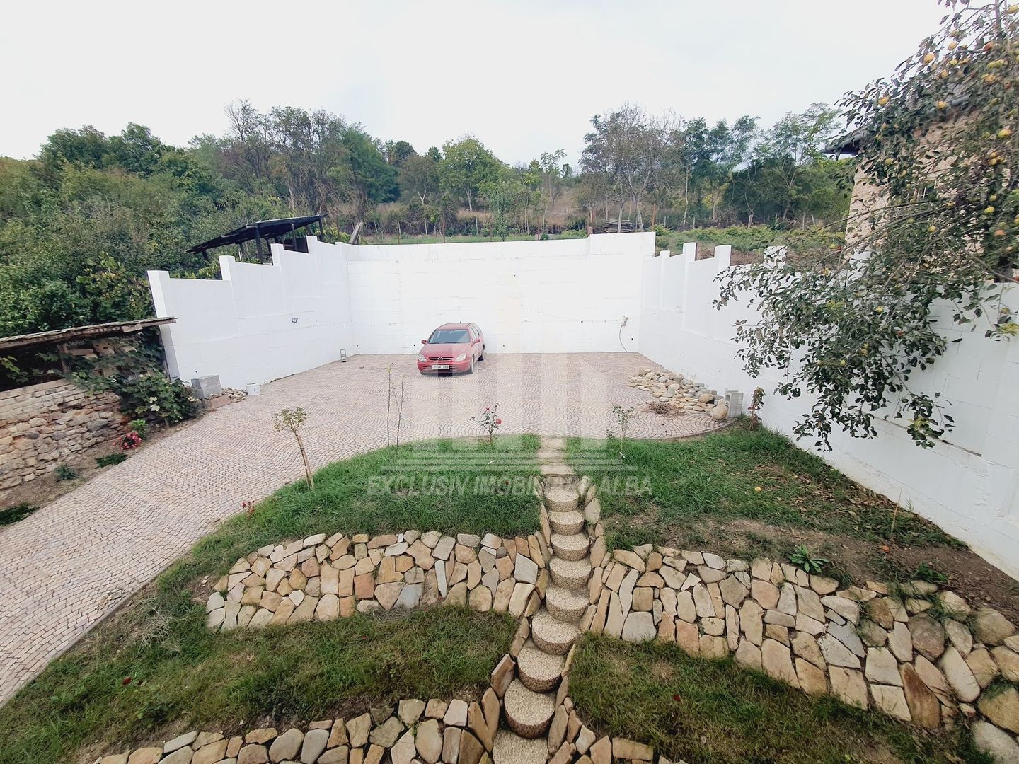 Inchiriez apartament la vila în Aiud - Poză 6