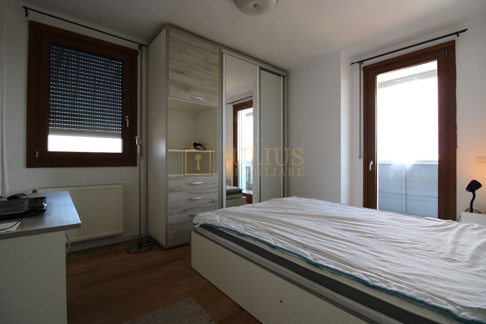 Ultracentral; 2 dormitoare + sufragerie si balcon spatios. Ctr Inclus - Poză 11