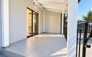 Casa de inchiriat 4 camere, 2 bai, curte si terasa | Selimbar - Poză 13