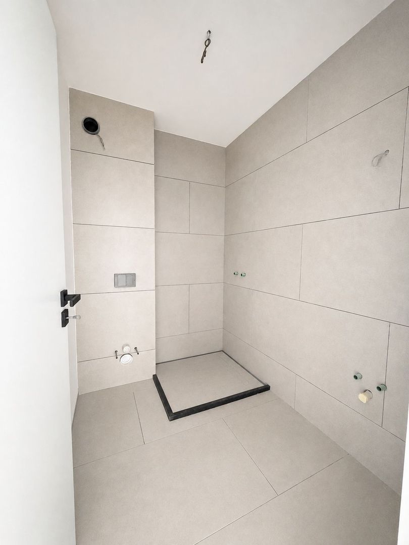 Apartament 2 camere, depozitare, etaj intermediar, balcon, garaj, boxa - Poză 3