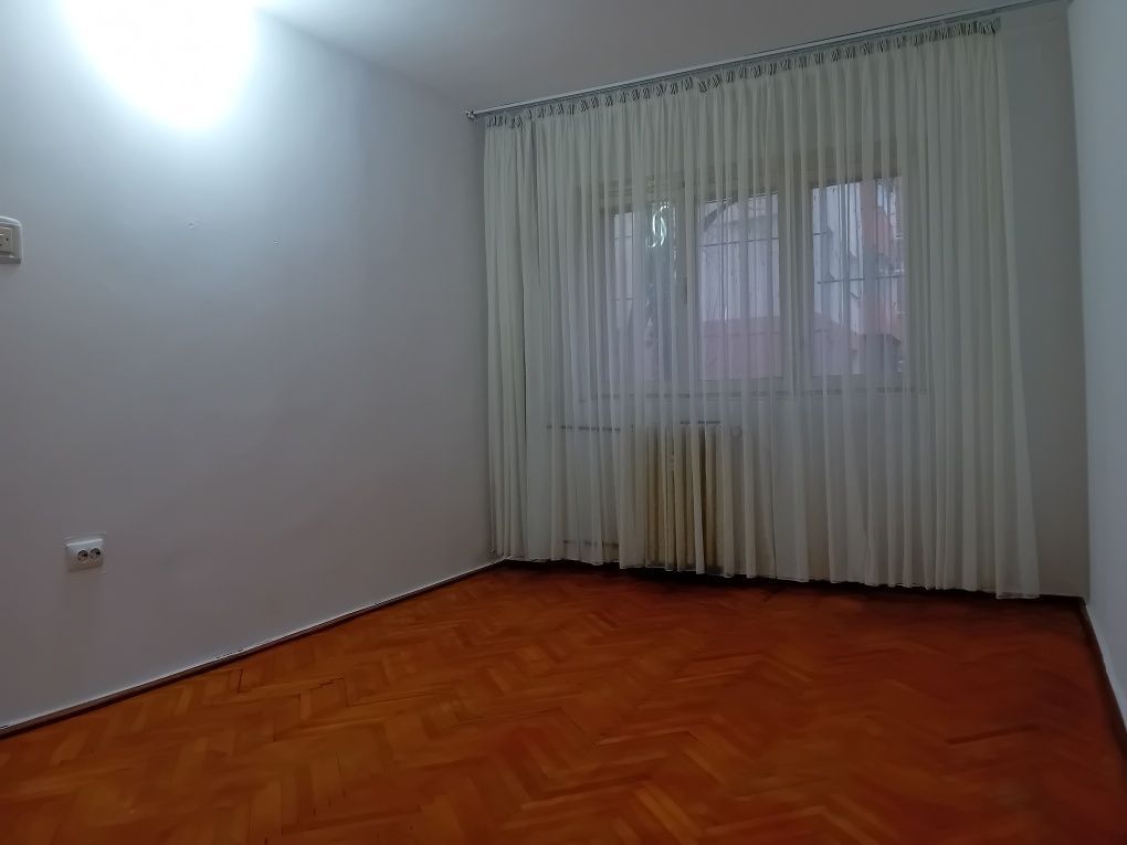 Spitalul Judetean-Calea Martirilor | 2 Camere | Necesita renovare - Poză 2