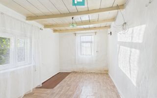 Casă bătrânească cu 4 camere in Pecica - Poză 9