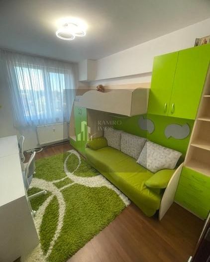 De vanzare 3 camere decomandat Piața Sudului Fantana Florilor - Poză 1