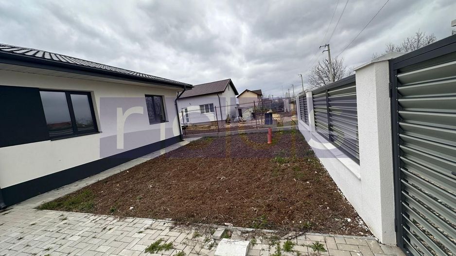 CASA DE VANZARE I CREVEDIA DARZA I 3 CAMERE - Poză 3