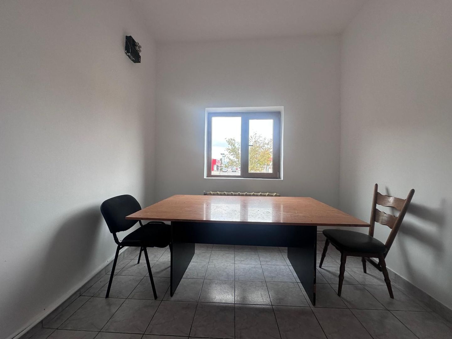 Birouri de închiriat – zonă Halta Teiș - Targoviste - Poză 2