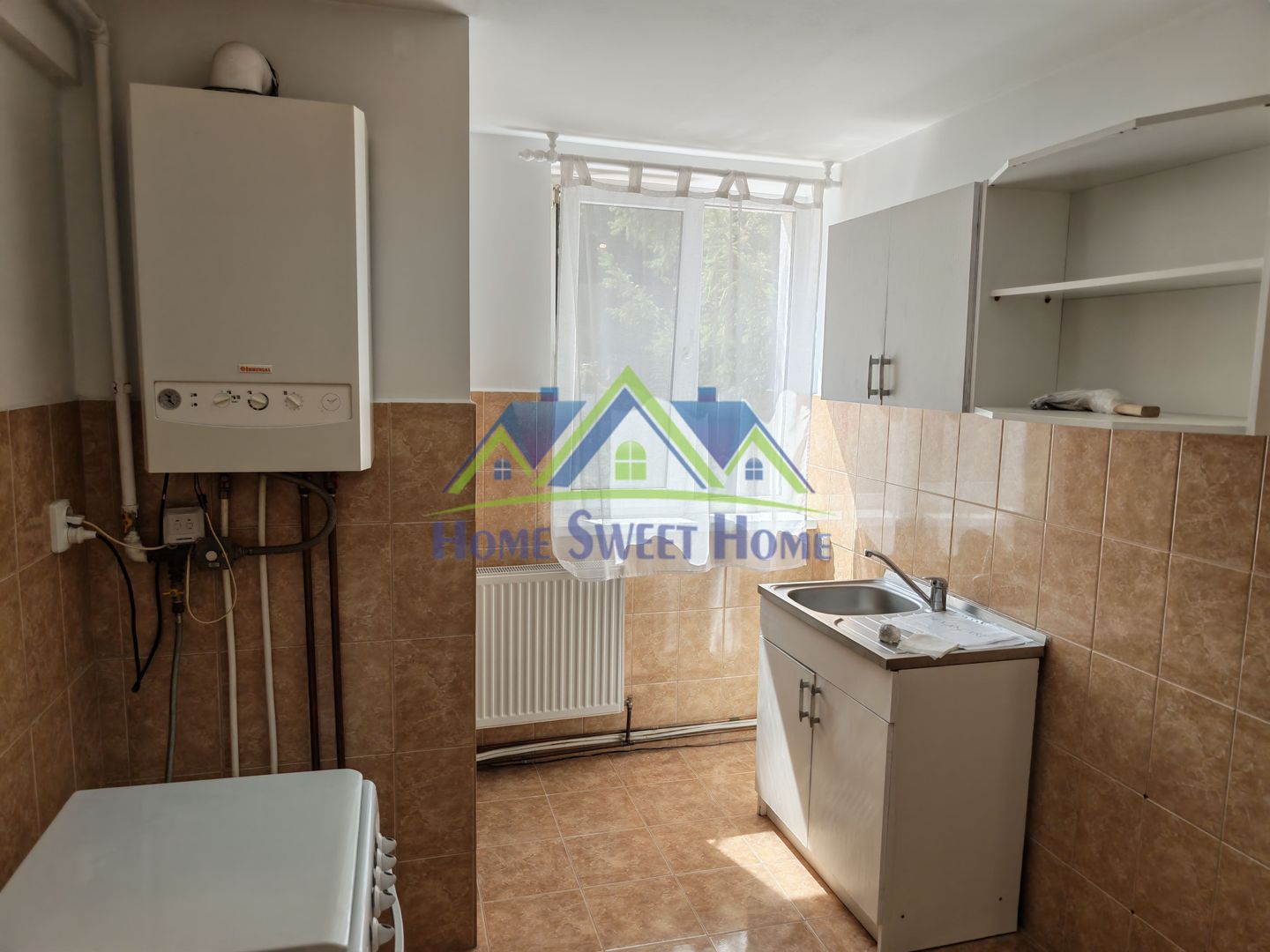 Garsoniera etaj 1, zona Pietonala(in spate la SuperBet), 35mp, dec.! - Poză 2
