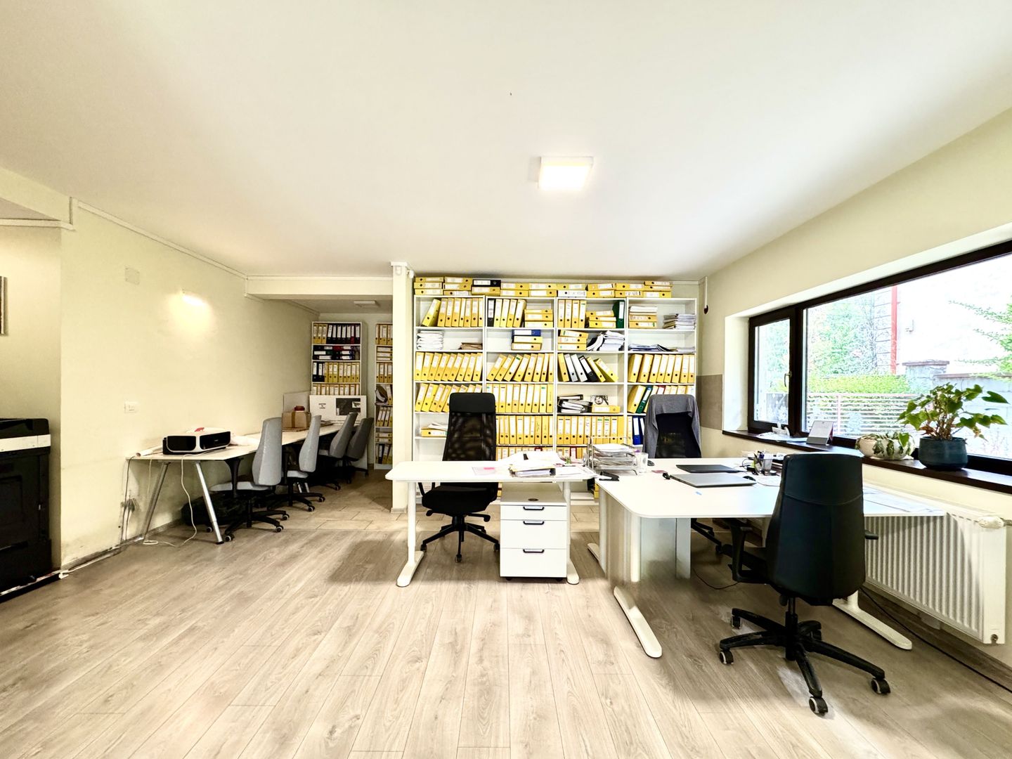 Spațiu de birou complet echipat – 115 mp, 3 birouri, 3 grupuri sanitar - Poză 2