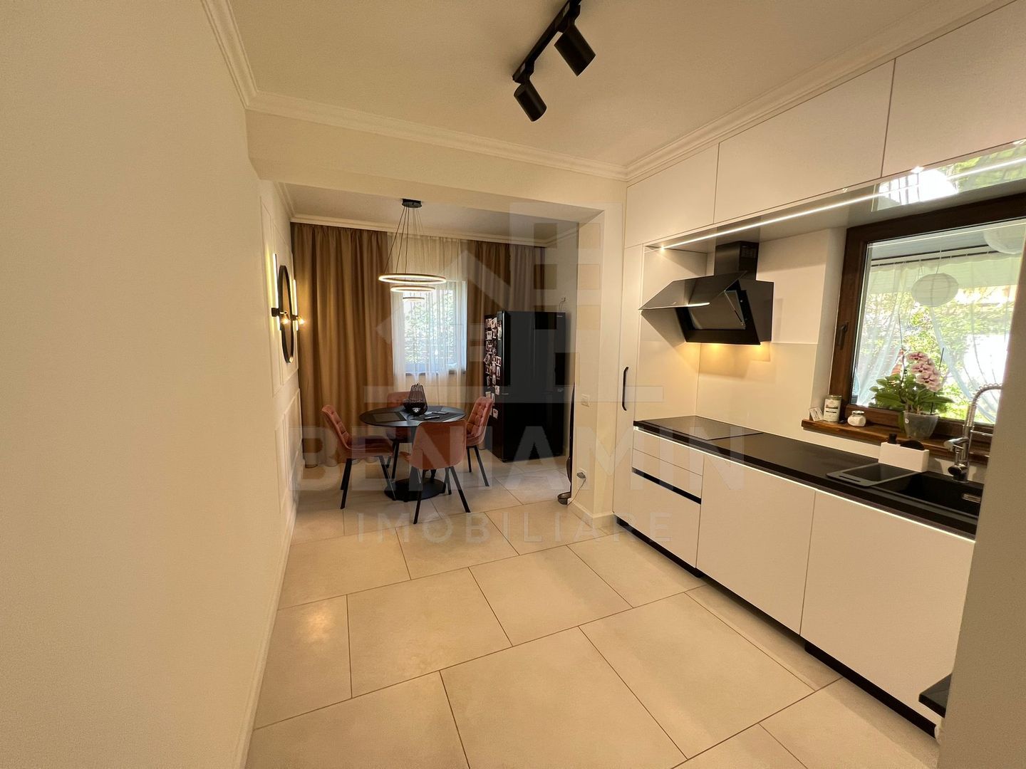 Casa-4-Camere-165mp-Utili-480mp-Garaj-Teren-Bartolomeu-Brasov - Poză 8
