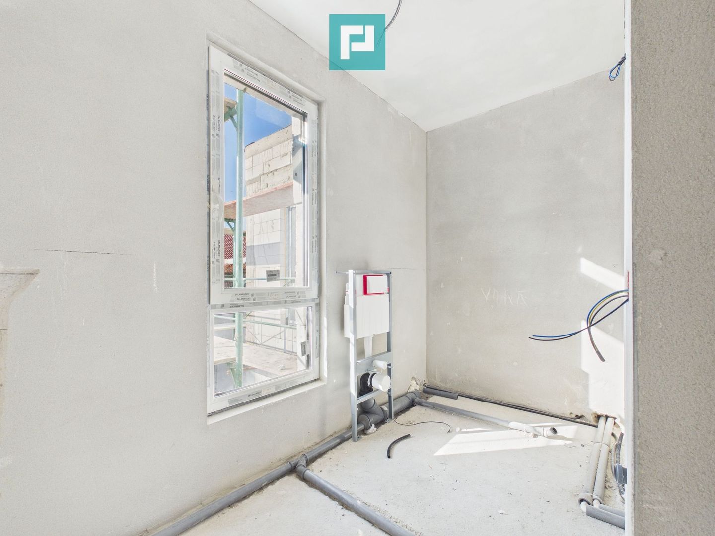 Casă deosebită în Parneava – Strada Griviței - Poză 20