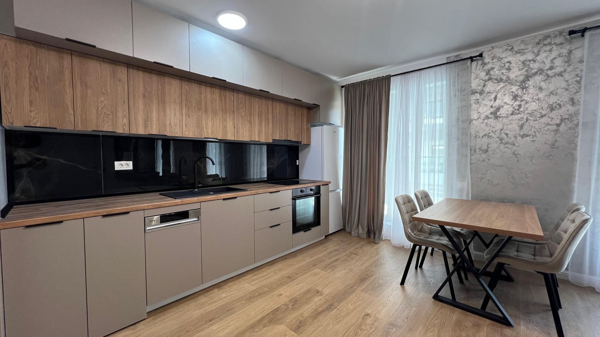 3 camere NOU | mobilat complet | parcare inclusa - Poză 3