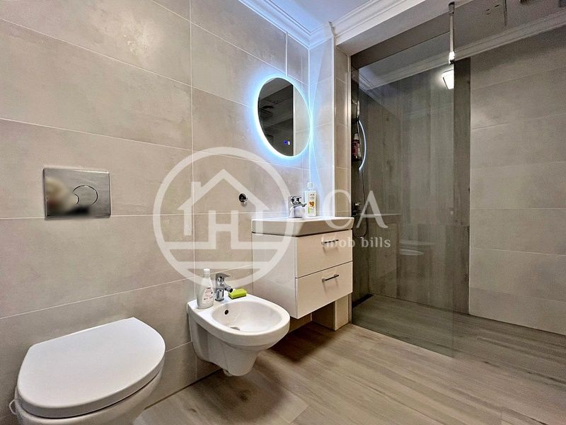 Apartament de vânzare cu 3 camere în zona centrală, Oradea - Poză 7