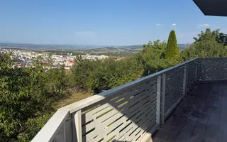 🏡 DE VÂNZARE | CASĂ CU PANORAMĂ SPECTACULOASĂ ȘI TEREN DE 800 mp - Poză 15