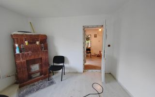 Casă cu teren generos în Dărmănești, DB– oportunitate pentru locuit/investitie - Poză 9