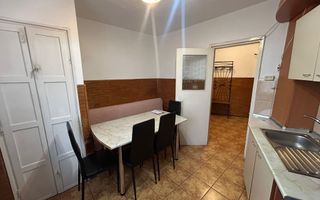 Apartament 2 camere, etaj 3 - zona Cetate - Poză 9