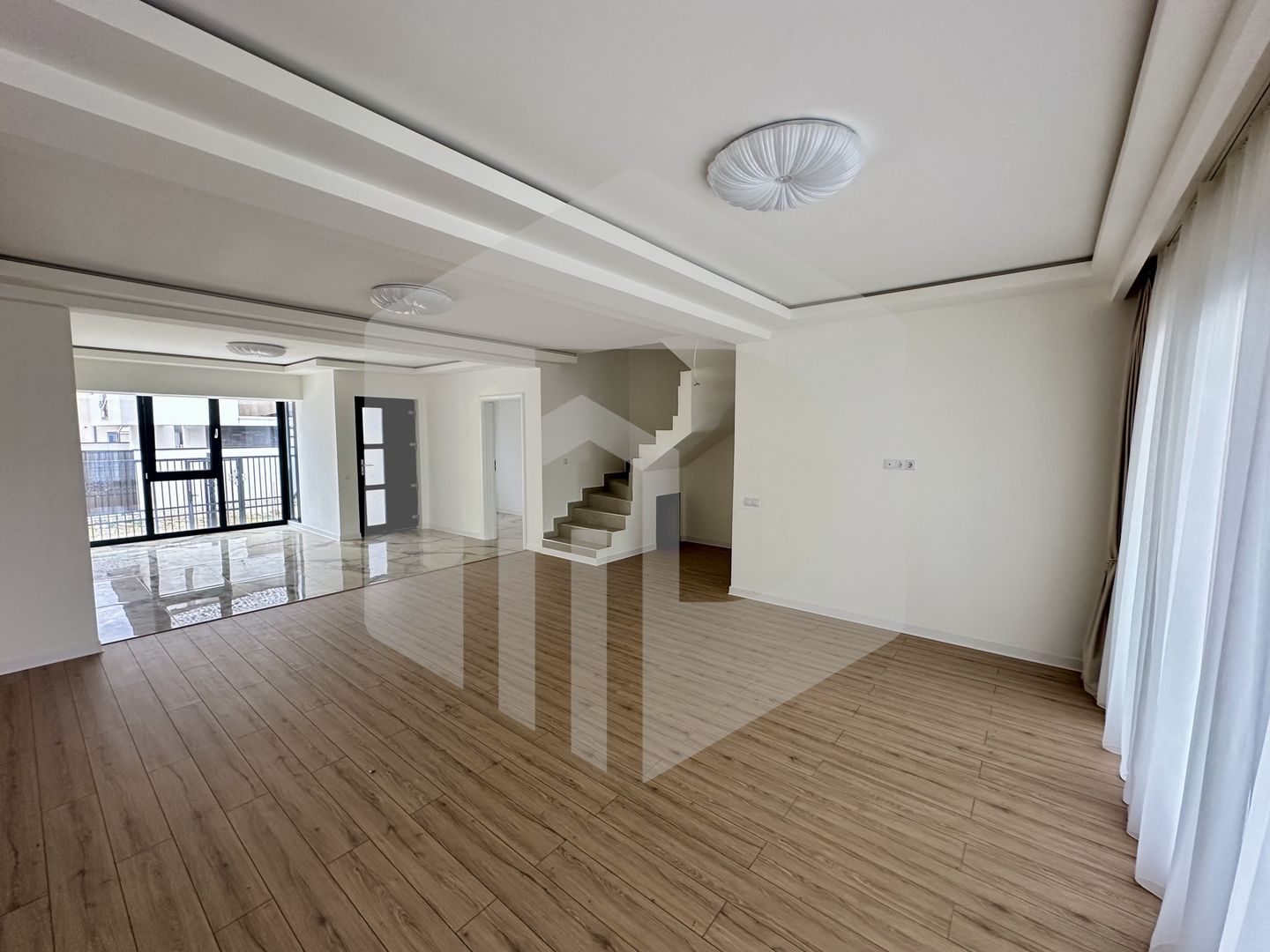 Cristian | Duplex |118mpu+ Mansarda amenajata | La Cheie| 158mp Teren - Poză 2