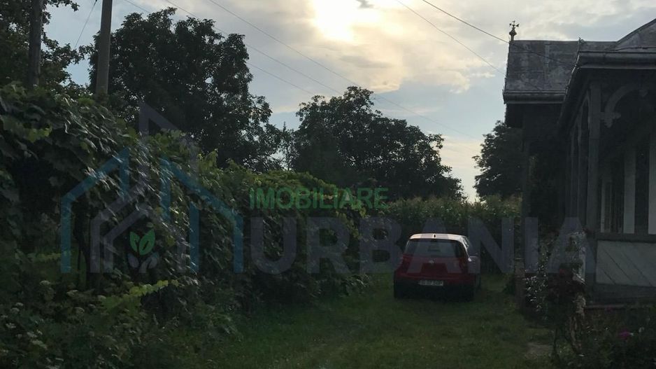 Casă de vânzare cu teren în comuna Vânători Neamț – zonă centrală - Poză 2