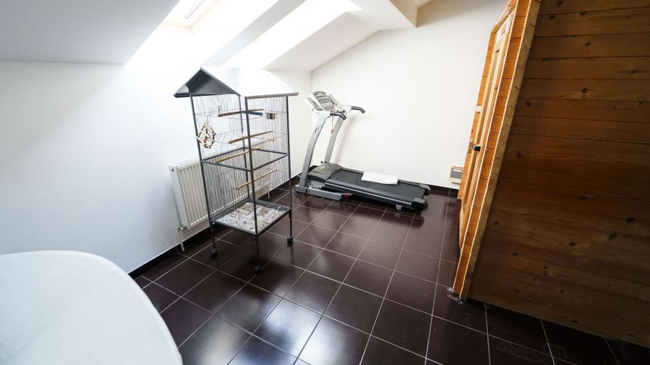 Vila moderna S+P+M, piscina acoperita, sauna, sala fitness-zona Ford/Cassia Park - Poză 28