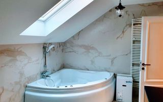 Casa de lux, 1000 mp teren, toate utilitatile, cartierul Cetate - Poză 18