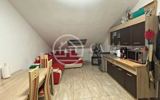 Apartament cu 3 camere de vanzare in zona Rogerius Oradea - Poză 2
