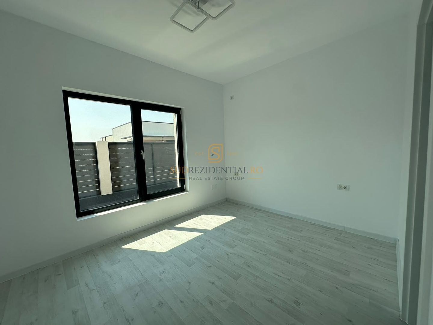 Casă individuală, 4 camere, teren 309 mp - Comuna Berceni - Poză 11