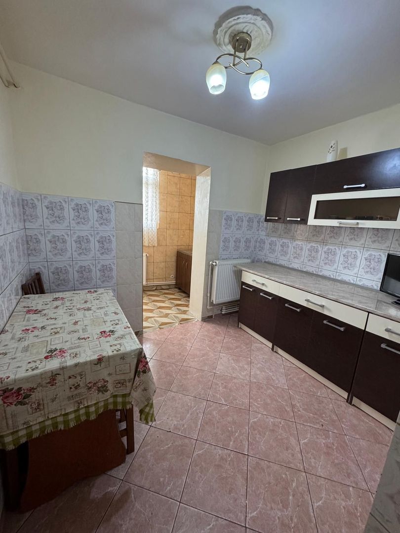 De Vânzare - Apartament 3 Camere, Strada Decebal - Poză 12