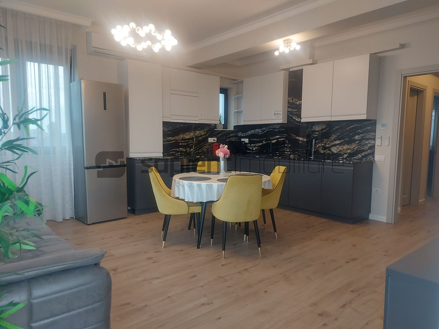 Ap.cu 3 camere lux, ultracentral - Poză 2